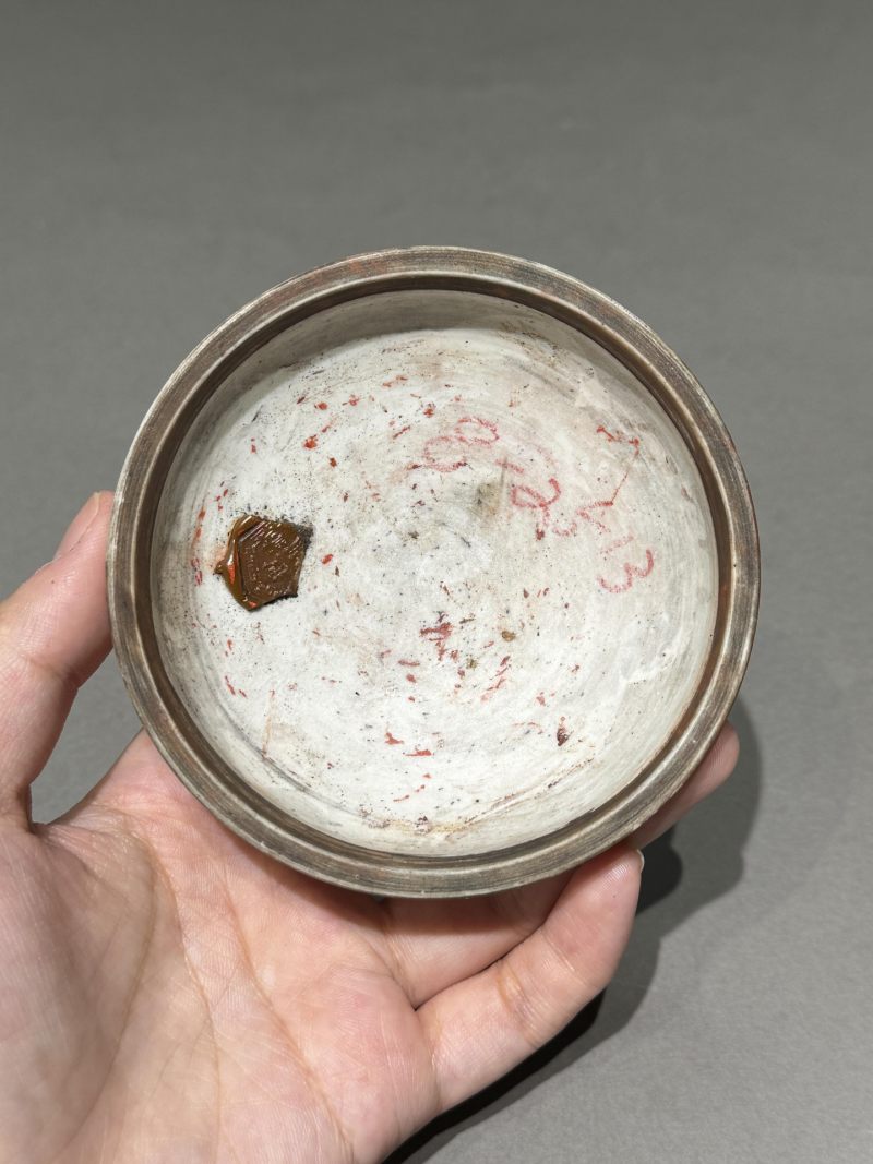    清晚期 素胎浮雕山水人物纹印泥盒 - 图5