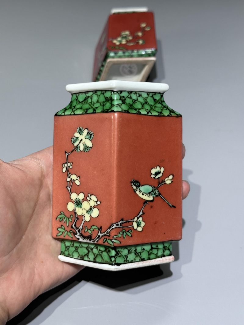    清晚期 粉彩花鸟纹菱形小瓶一对 - 图8