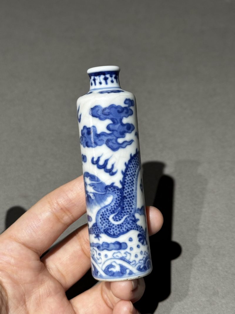    清道光 青花云龙纹鼻烟壶 - 图3