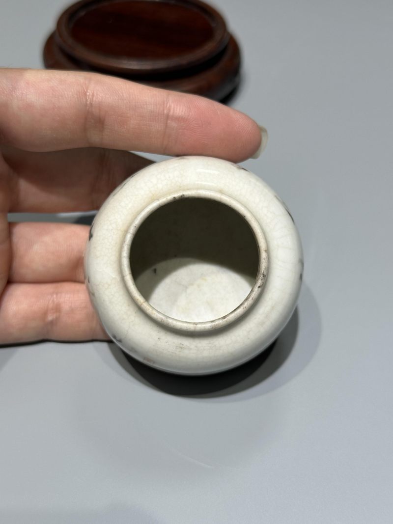    清乾隆 白釉墨彩诗文水盂 - 图6