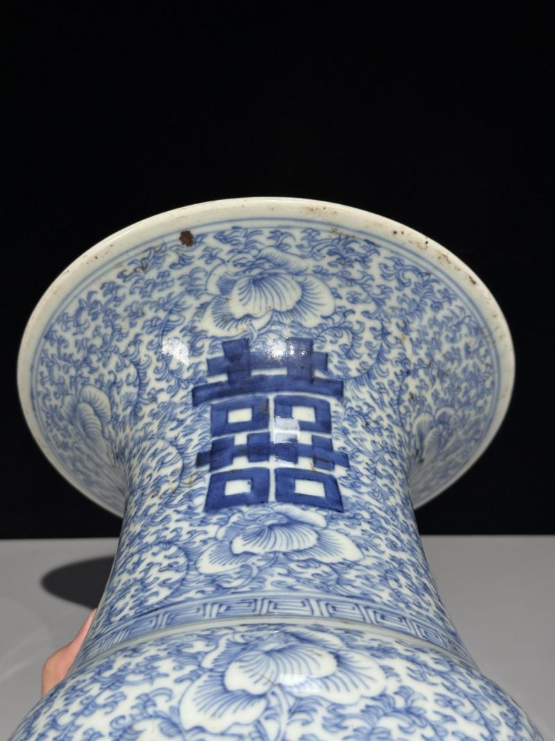    清中期 青花缠枝莲纹喜字纹凤尾尊 - 图9