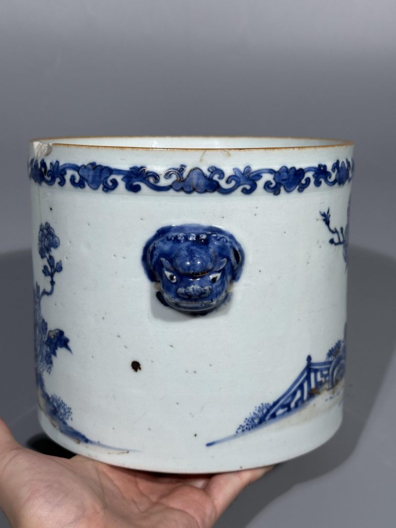    清乾隆 青花描金牡丹纹兽耳笔海 - 图5