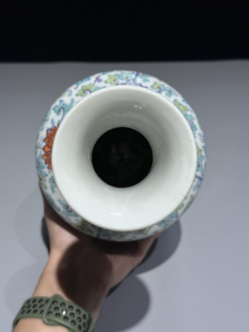    清晚期 斗彩花卉纹瓶一对 - 图4