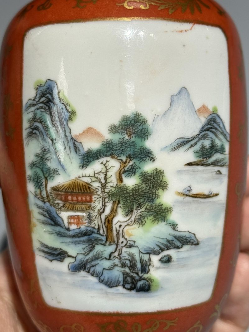    清晚期 珊瑚红地描金开窗粉彩山水纹灯笼瓶 - 图9