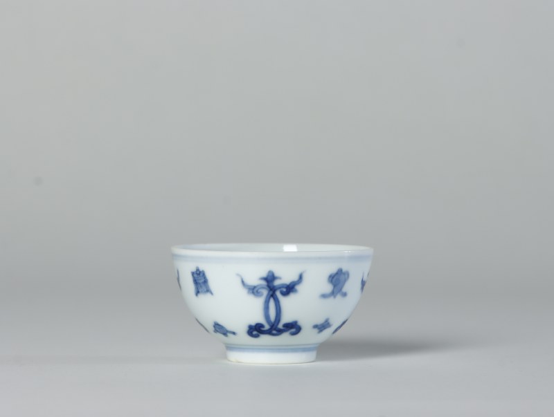 清青花缠枝莲小杯-多宝古瓷宝典