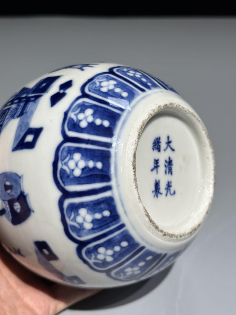    清光绪 青花博古纹花囊 - 图6
