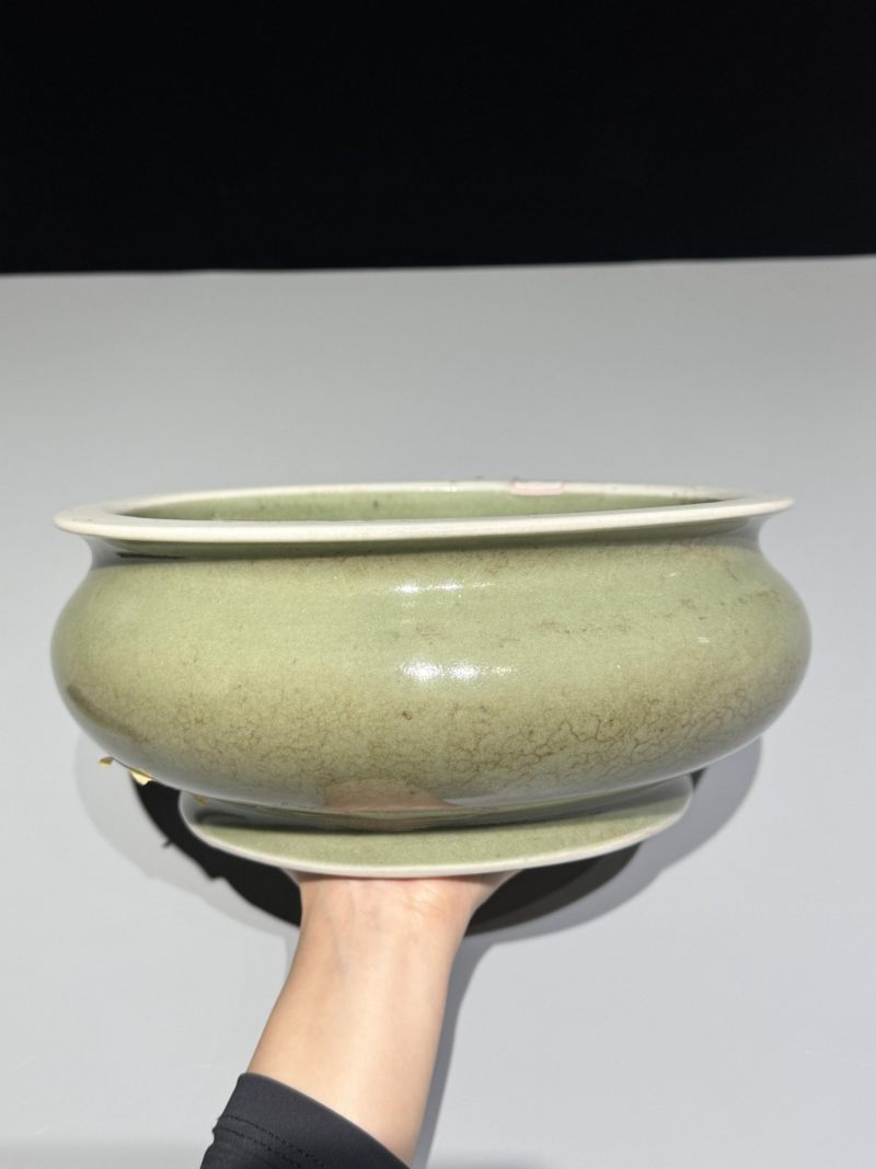    清乾隆 郎绿釉罗汉炉 - 图3