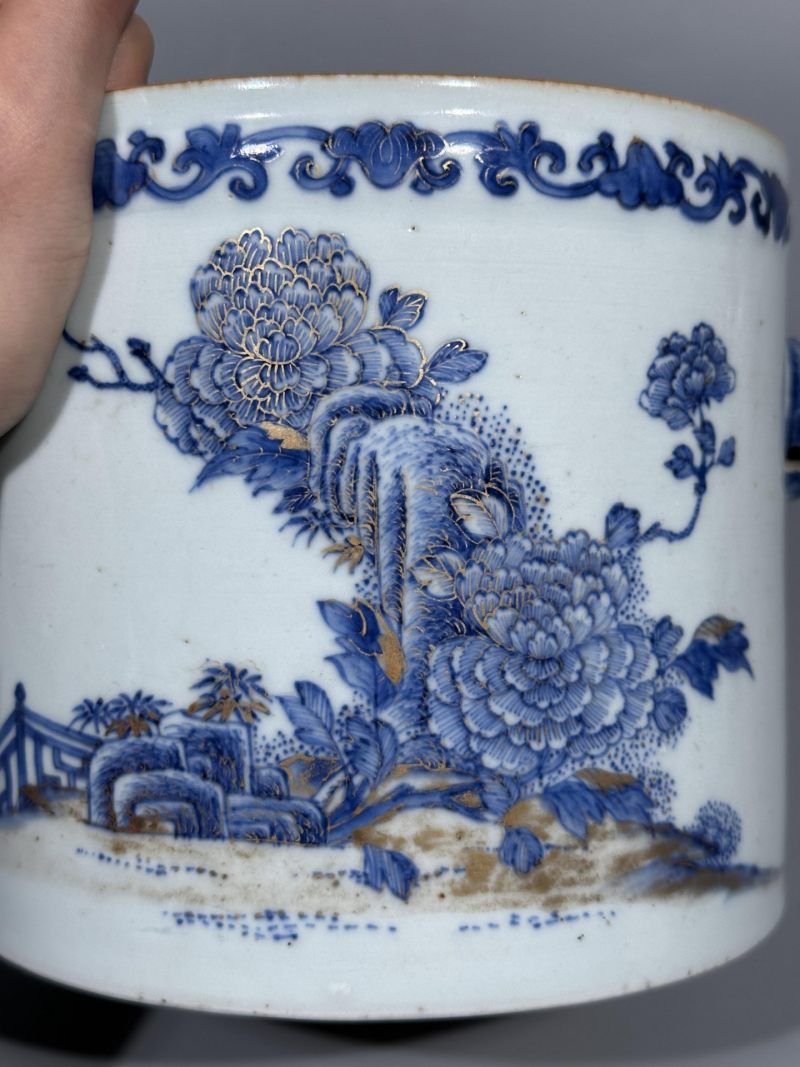    清乾隆 青花描金牡丹纹兽耳笔海 - 图6