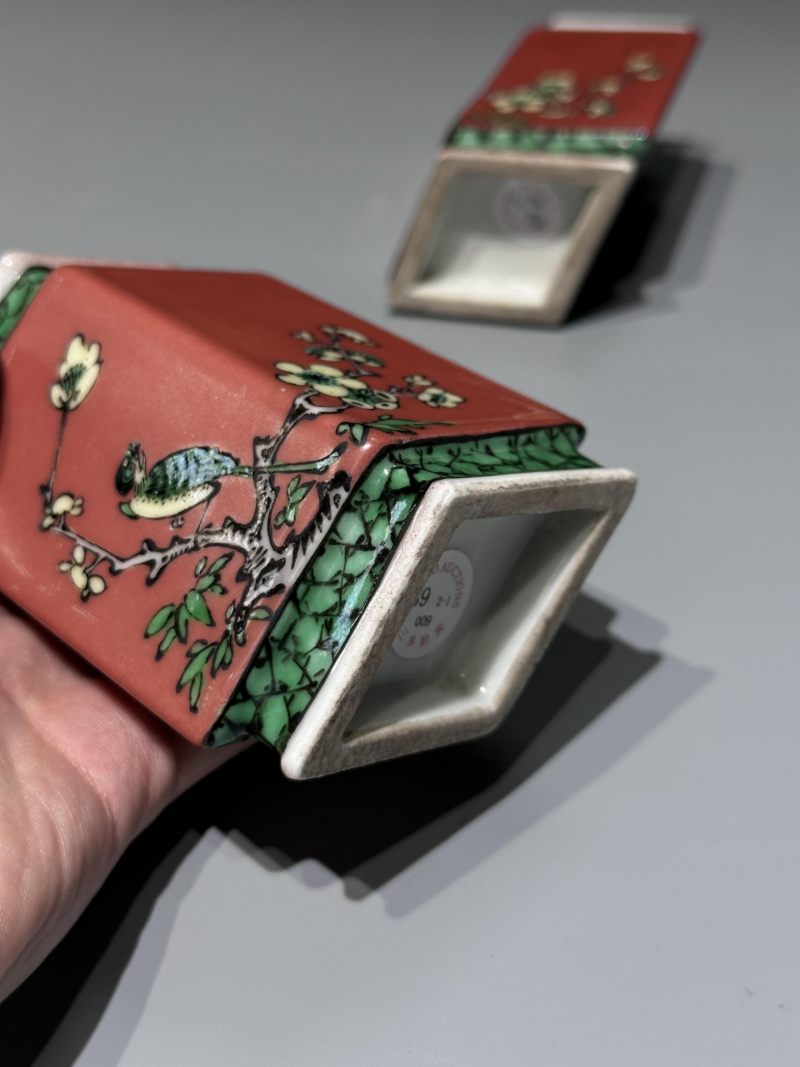    清晚期 粉彩花鸟纹菱形小瓶一对 - 图12