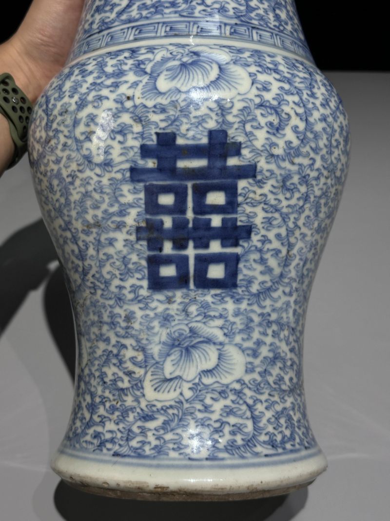   清中期 青花缠枝莲纹喜字纹凤尾尊 - 图10