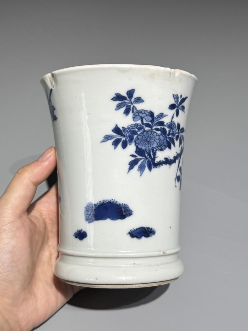    清康熙 青花花卉纹束腰笔筒 - 图4