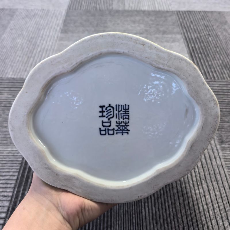 清晚期 苹果绿地粉彩开窗花鸟纹海棠尊 - 图13