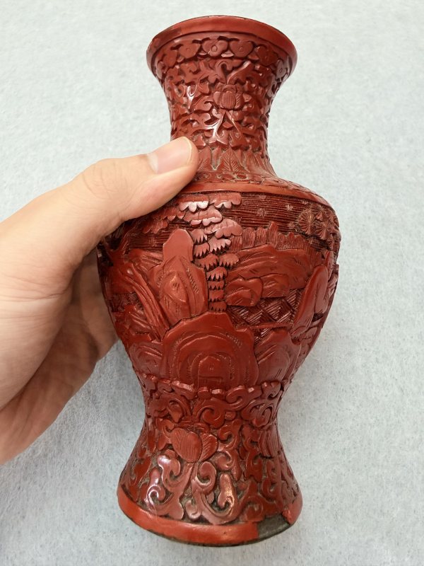 SF701 剔红人物长颈瓶 - 图5