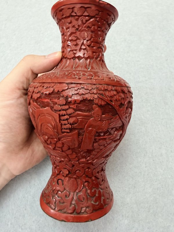 SF701 剔红人物长颈瓶 - 图6