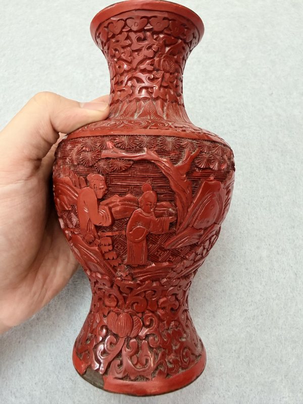 SF701 剔红人物长颈瓶 - 图8