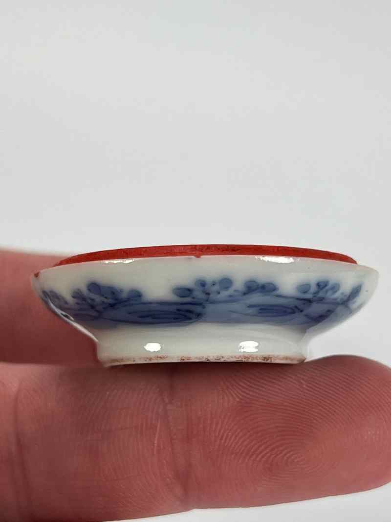 XYA033清晚期  青花教子图牛眼印泥盒 - 图9