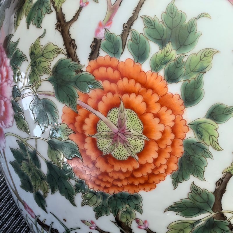 民国 粉彩花卉纹双耳衔环尊 - 图11
