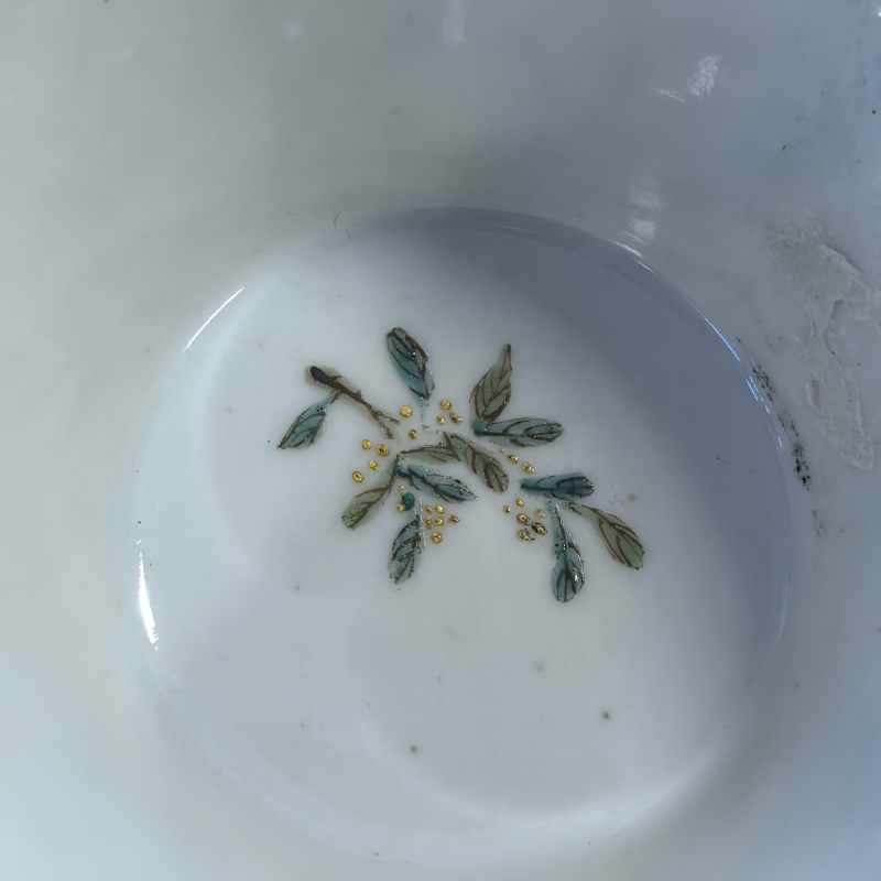 清 粉彩花卉纹马蹄杯 - 图7