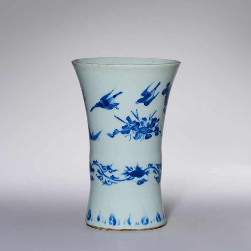 明晚期 青花竹菊燕蝶图笔筒 - 图1