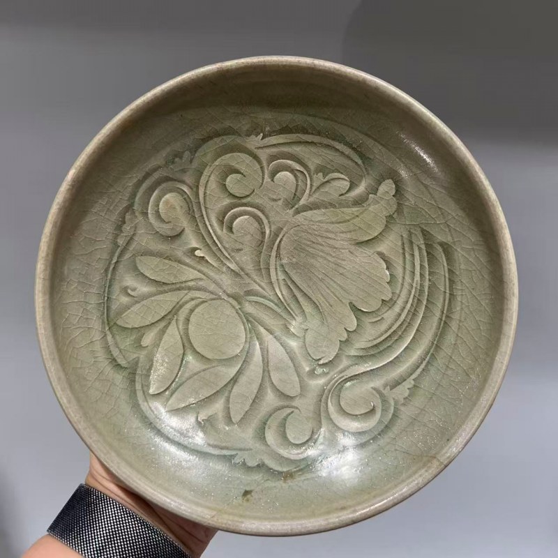 明代 青釉刻花盘 - 图4