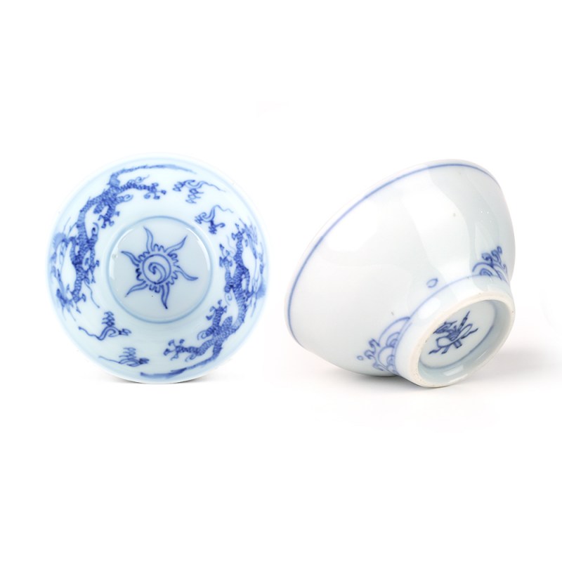 清雍正 青花龙纹折腰杯一对 - 图1
