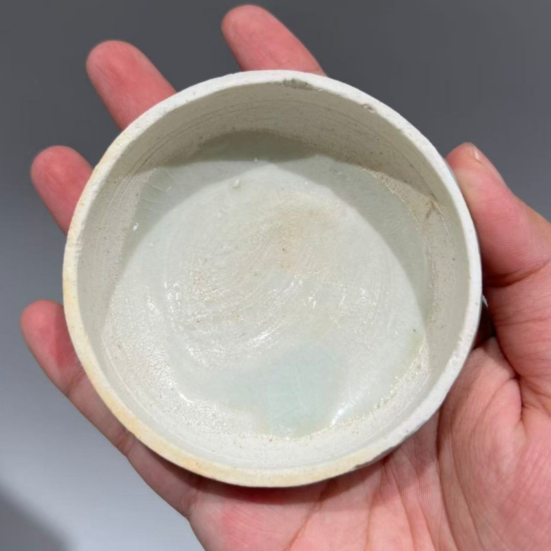明代 青白釉剔刻花卉纹粉盒 - 图5