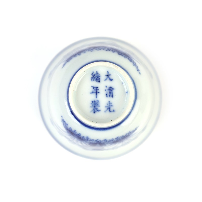 清光绪 青花洞石水仙图杯一对 - 图5