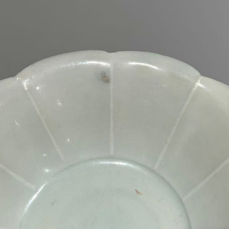 明代 湖田窑青白釉花口碟一对 - 图8