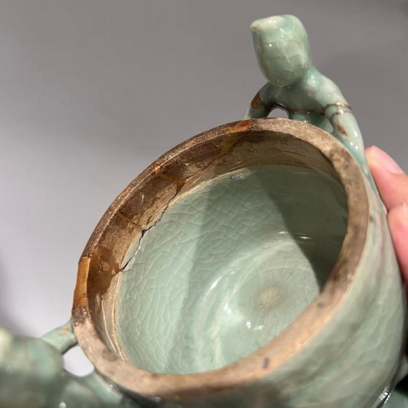明代 龙泉窑人物鼓钉香薰 - 图7