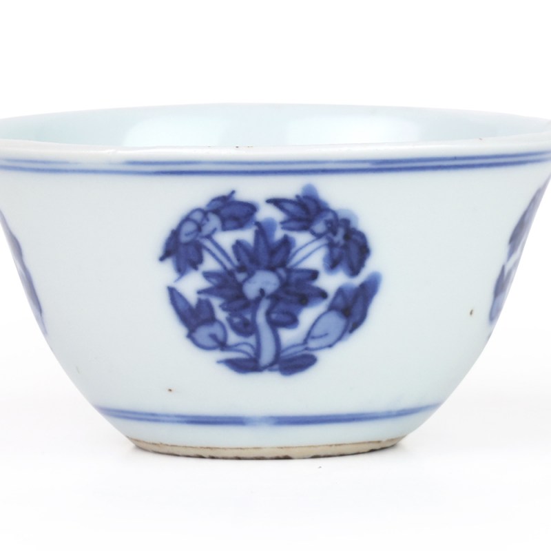 明晚期 青花团花纹卧足杯 - 图5