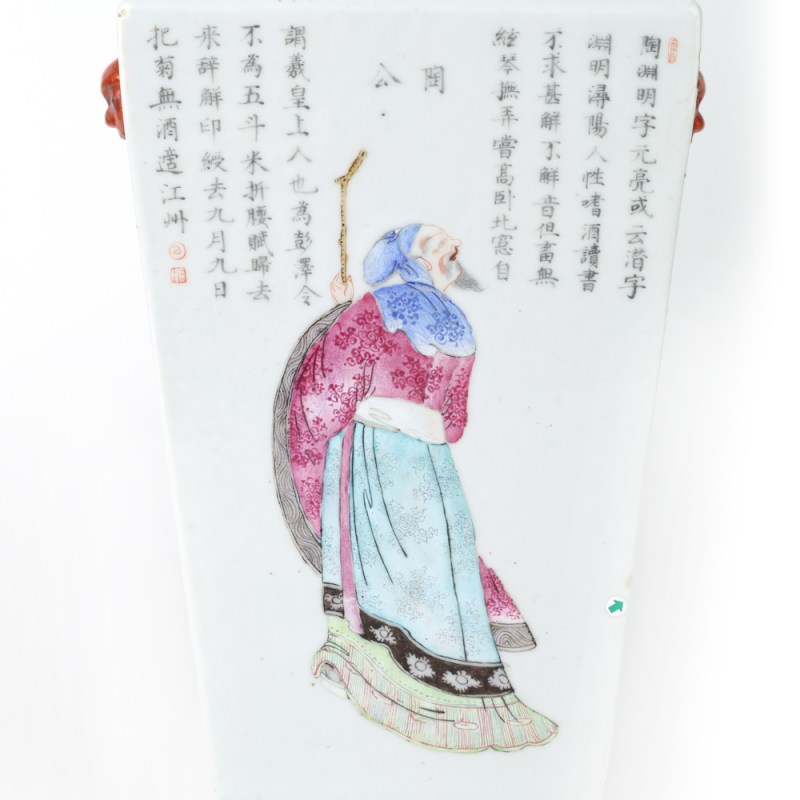 清晚期 粉彩无双谱人物纹四方兽耳瓶 - 图7