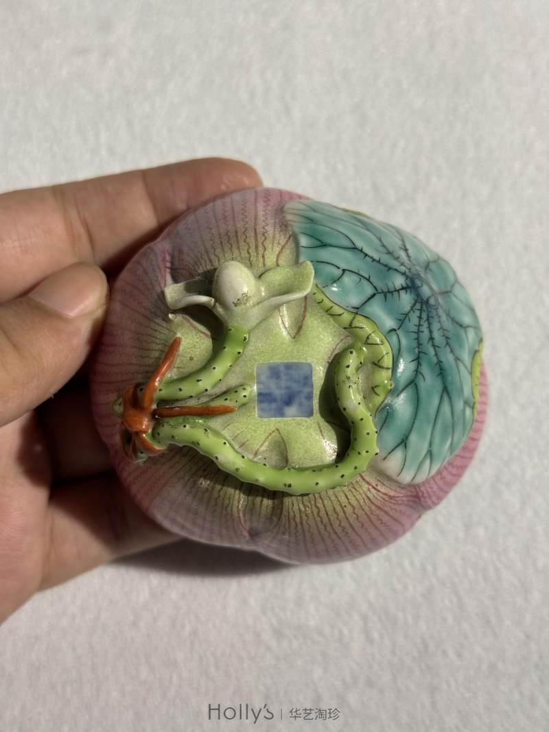 清乾隆 粉彩荷花形象生瓷杯 - 图21