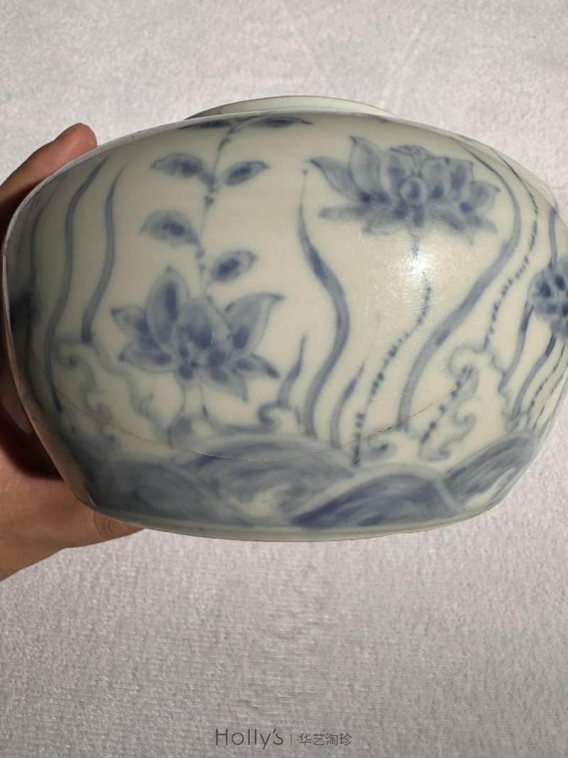 明成化 青花莲池蝴蝶罐 - 图30
