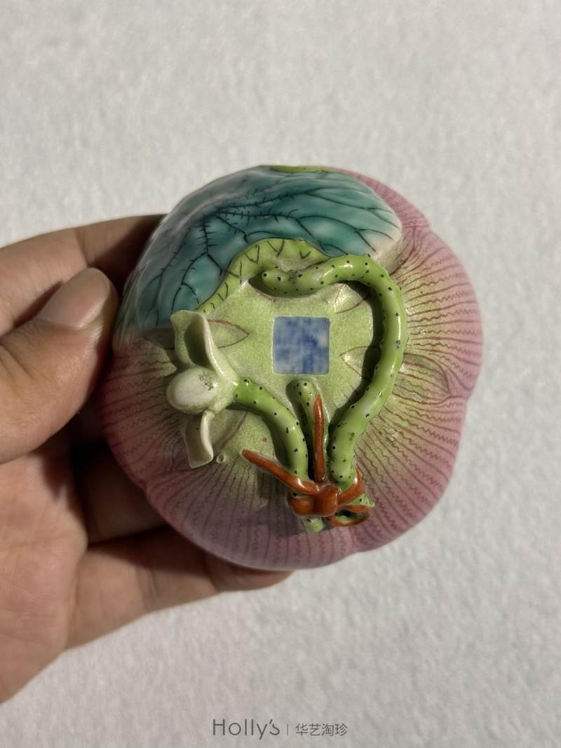 清乾隆 粉彩荷花形象生瓷杯 - 图22