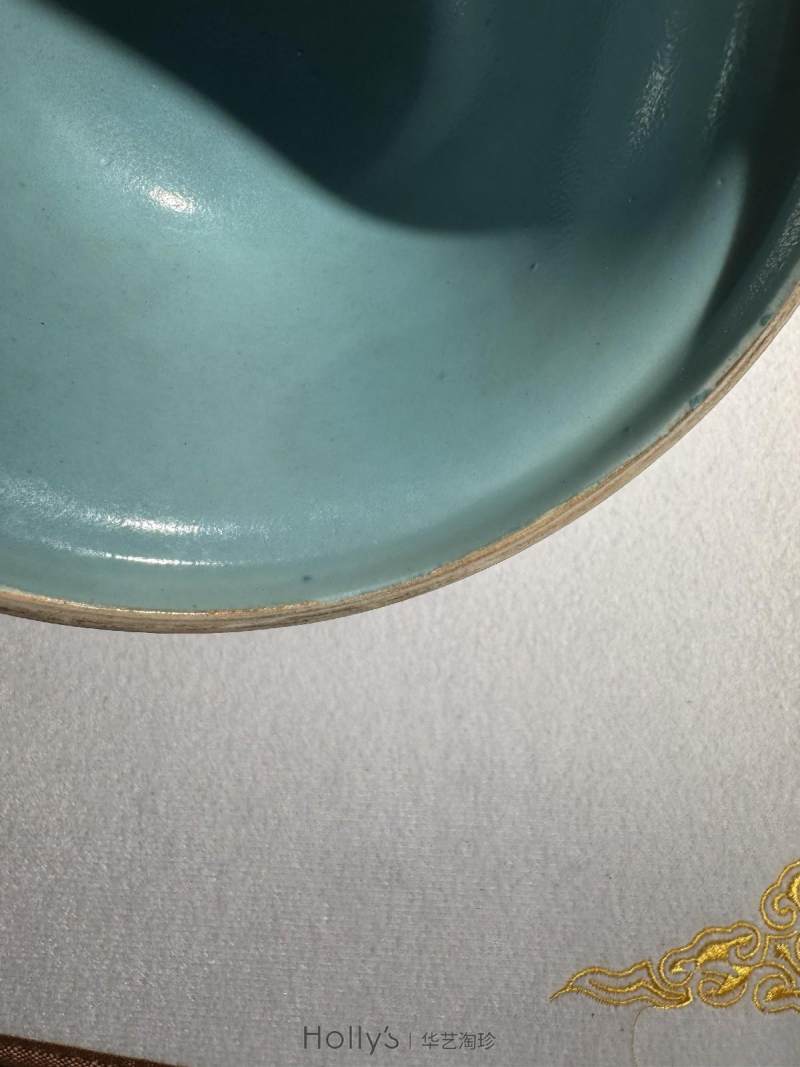 清乾隆 珊瑚红地洋彩八吉祥纹花觚 - 图31