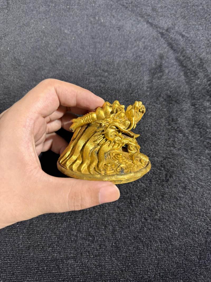 清乾隆 铜胎掐丝珐琅宝相花缠枝纹兽耳云龙盖香薰炉 - 图26