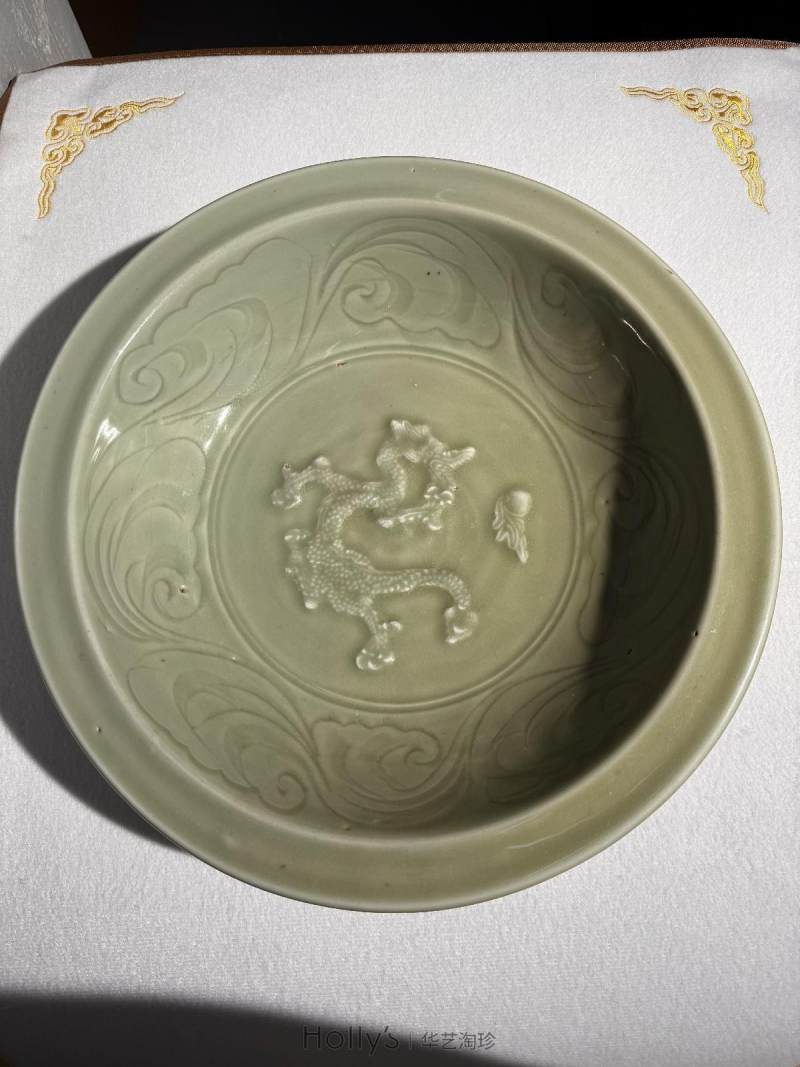 元 龙泉窑塑雕龙纹折沿盘 - 图18