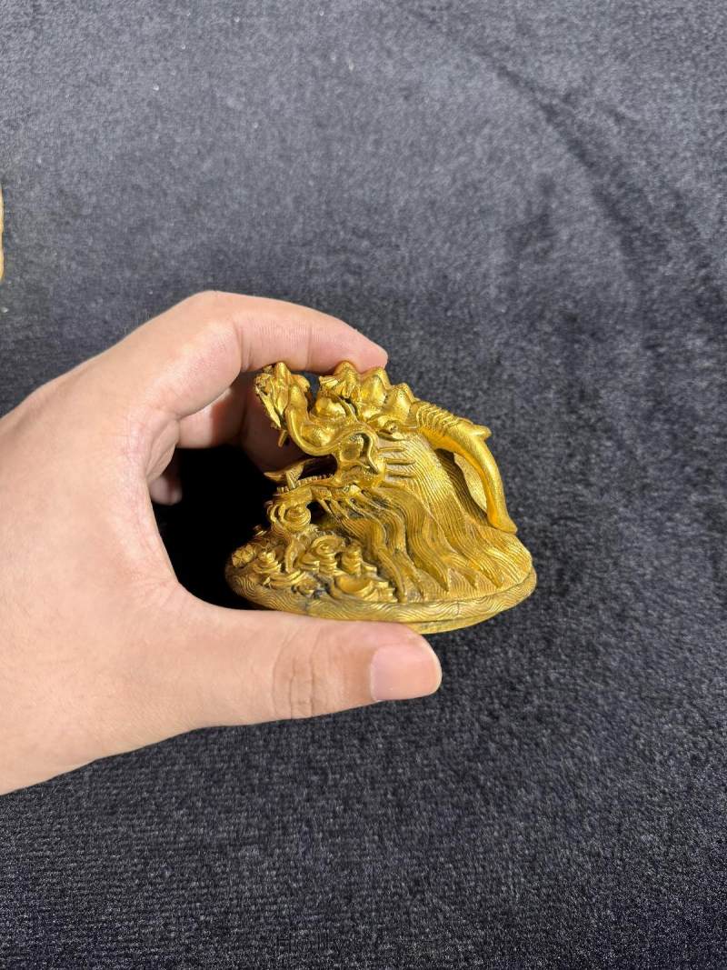 清乾隆 铜胎掐丝珐琅宝相花缠枝纹兽耳云龙盖香薰炉 - 图28