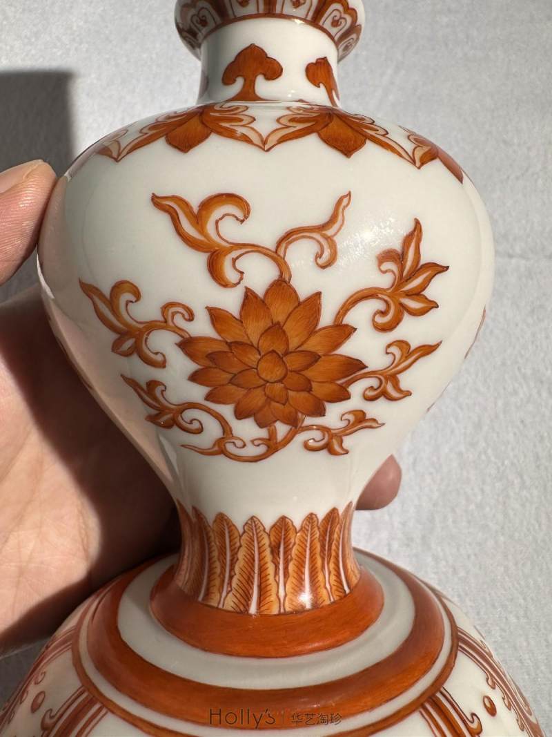 清乾隆 矾红彩甘露藏草瓶 - 图19