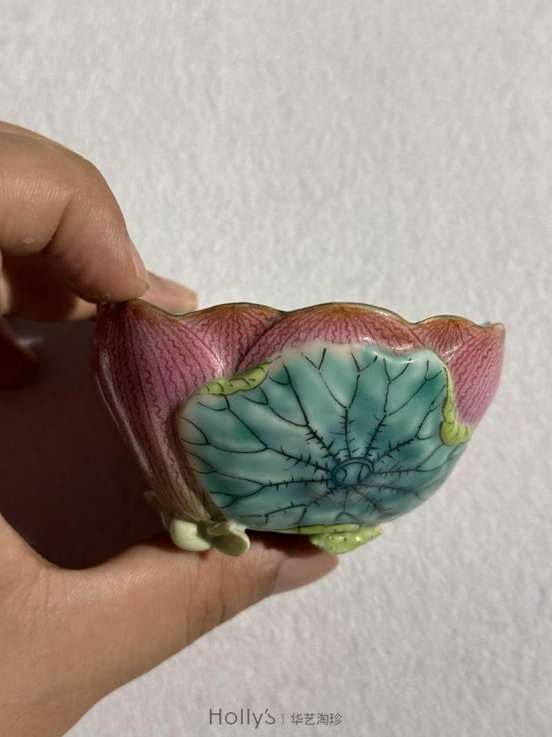 清乾隆 粉彩荷花形象生瓷杯 - 图18