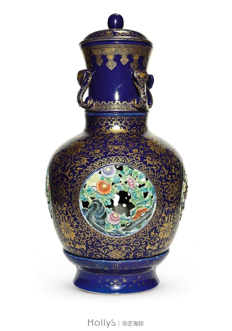清乾隆 蓝地描金开光镂雕粉彩四季花卉套瓶 - 图55