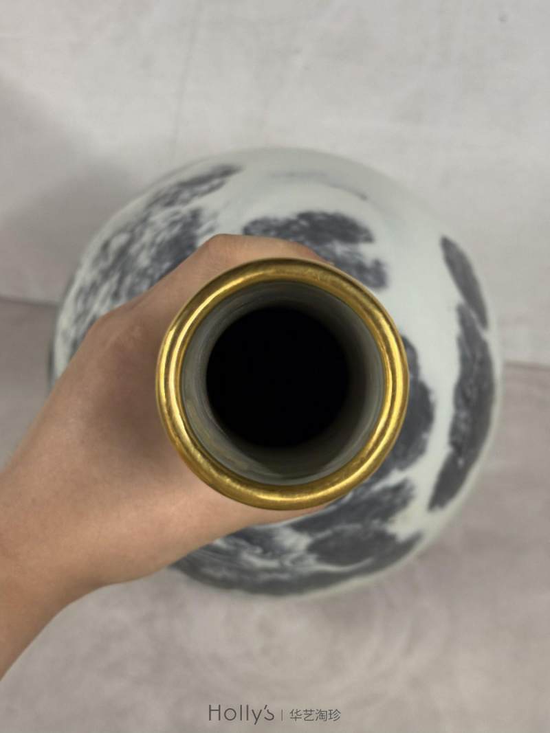 清乾隆 釉下墨彩云龙纹胆瓶 - 图29
