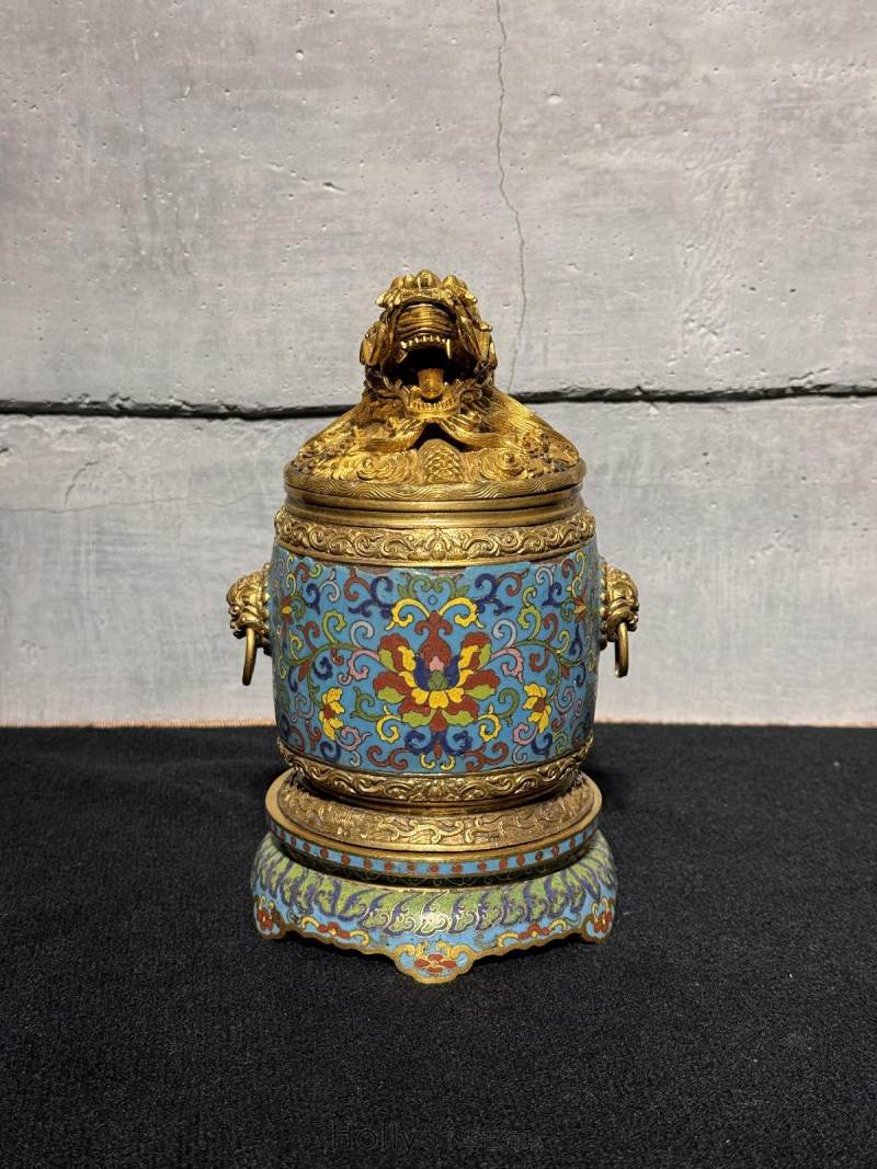 清乾隆 铜胎掐丝珐琅宝相花缠枝纹兽耳云龙盖香薰炉 - 图38