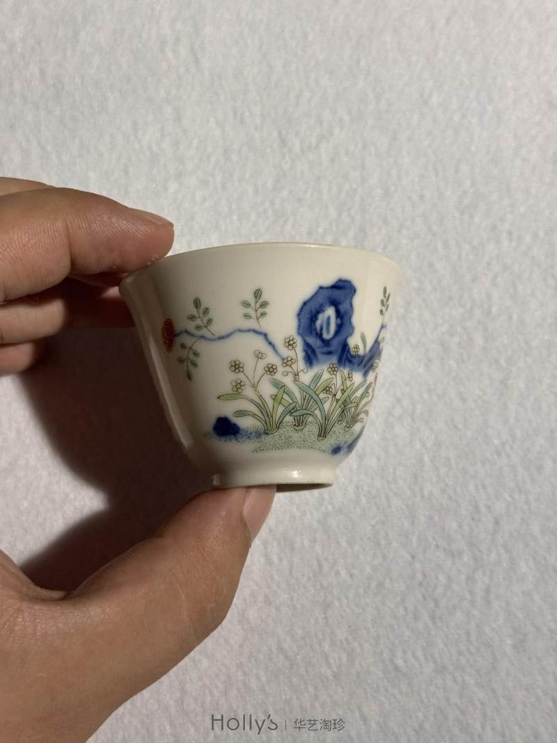 清乾隆 青花粉彩水仙纹花神杯 （一对） - 图31