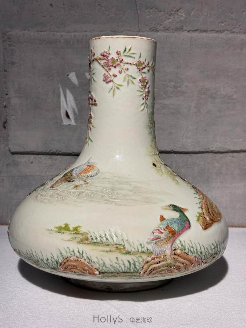 清中期 粉彩雕瓷鸳鸯戏水荸荠瓶 - 图9