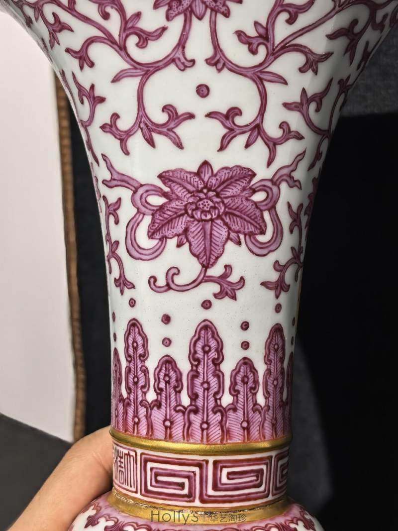 清乾隆 胭脂红彩八吉祥纹花觚 - 图34
