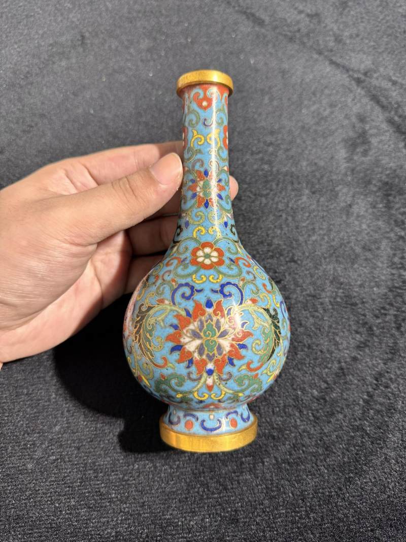 清乾隆 铜胎掐丝珐琅缠枝莲纹香瓶 - 图12