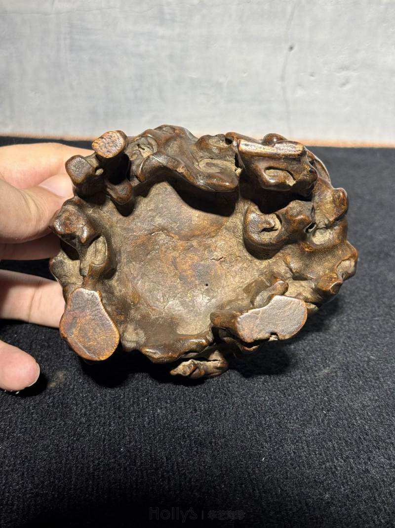 清中期 沉香雕案上博古摆件 - 图13