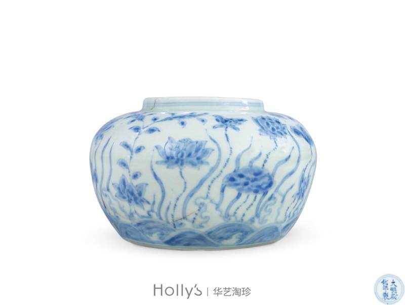明成化 青花莲池蝴蝶罐 - 图17