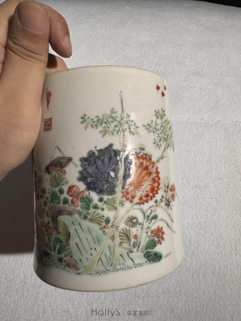 清康熙 五彩花蝶虫草图笔筒 - 图13